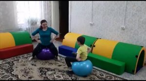 Зарядка на фитболе для детей