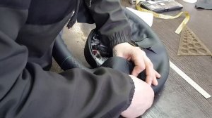 Перетяжка руля в натуральную кожу на BMW X5. Шов макраме в М стиле.