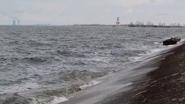 Волгодонск. Вид на атомную и маяк с дамбы... смотреть онлайн