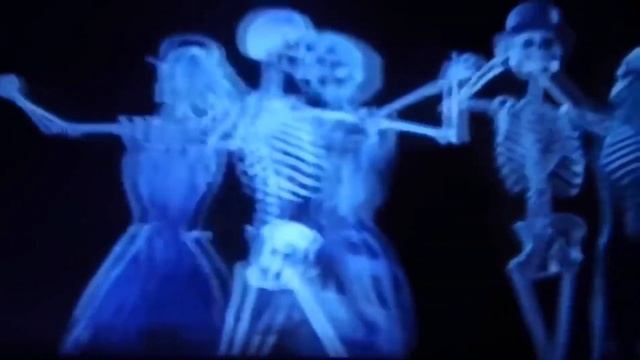 История происхождения праздника Halloween.?Что можно и что нельзя делать в этот праздник. ??? смотреть онлайн