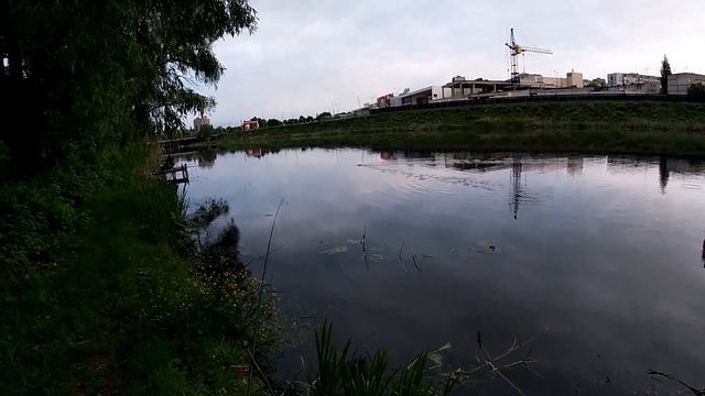 Вечерняя рыбалка в черте города на Псле смотреть онлайн