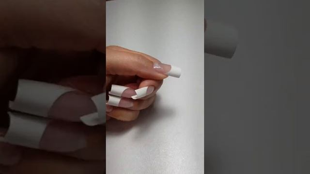 Работа ученика с курса МОДЕЛИРОВАНИЕ НОГТЕЙ ФРЕНЧ смотреть онлайн