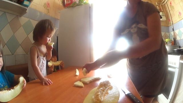 Сходила на рынок,закупилась/Сварила варенье из абрикосов. смотреть онлайн