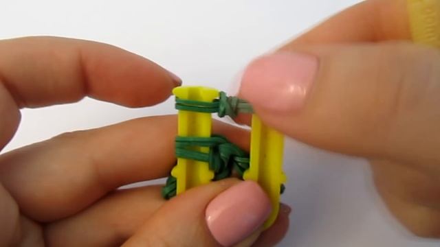 ЁЛОЧКА из резинок на рогатке без станка | Rainbow Loom Christmas Tree