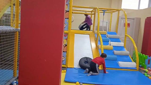 Дочки🥰🥰🥰 23_03_2023 Детский клуб Крутыш🥰 смотреть онлайн