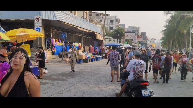 Семейный отдых на Сонгкран: гуляем по Паттайе и погружаемся в атмосферу праздника / Songkran 2023 смотреть онлайн
