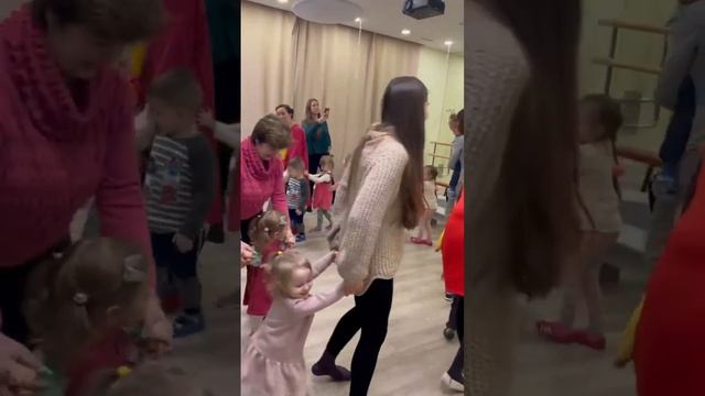 Театральной представление «Приключения Алёны в стране чудес» смотреть онлайн