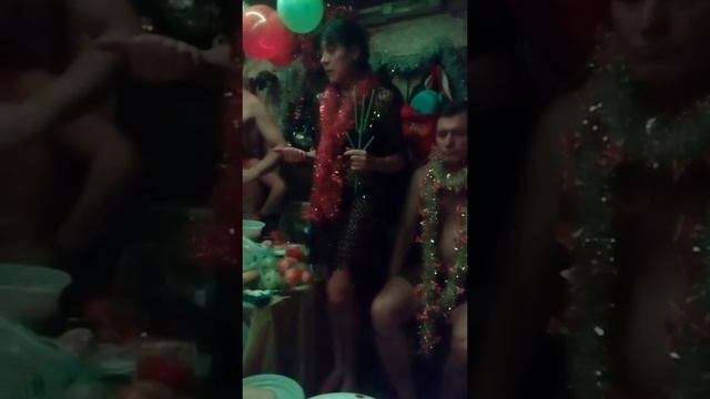 Наталья Серая в новогоднюю ночь в клубе МОРЖИ СТОЛИЦЫ 1.01.2018 смотреть онлайн
