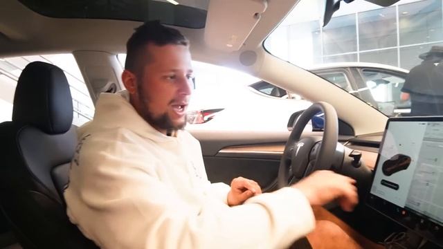 ПОГОНЯ ЗА Tesla CyberTruck в АМЕРИКЕ - Купить КиберТрак НЕВОЗМОЖНО