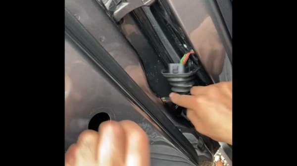 how to remove (replace) mercedes A Class w176 front door passenger side