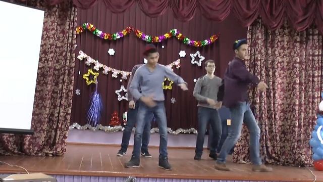 Хип-хоп танец команды "3х+1" 11 класса смотреть онлайн