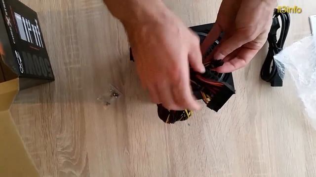 Unboxing Sursa OCZ 500W OCZ Core X Stream 500W CXS500W-EU смотреть онлайн