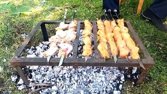 как приготовить грузинский шашлык из куринного мяса и шашлык из крылышек готовим н на природе. смотреть онлайн