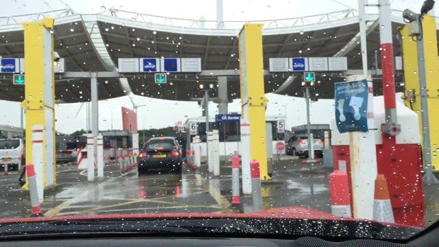 Passing the UK Border Control booth at Eurotunnel Calais France смотреть онлайн