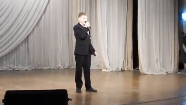 МАЛЬЧИК ПОЕТ “ПУТИН МОЛОДЕЦ“!!!! ЖЮРИ В НЕДОУМЕНИИ! ЖЕСТЬ! смотреть онлайн