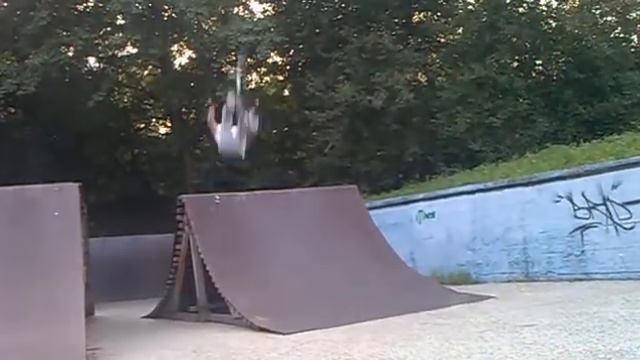 Karel Vaněk...Backflip over spine смотреть онлайн