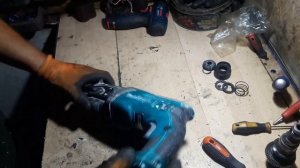 Перфоратор Makita 2470 - замена ствола.The Makita 2470 puncher - replacement of a trunk.