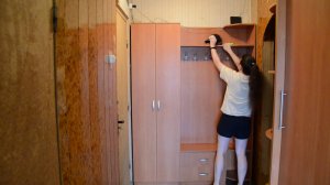 Уборка в прихожей