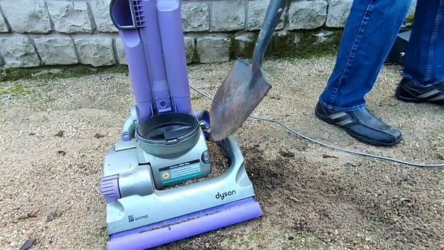 Dyson vs. Sand and gravel! смотреть онлайн