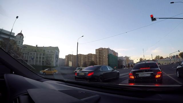 Вечер в Москве - зарисовка из машины, взгляд на улицы города. смотреть онлайн