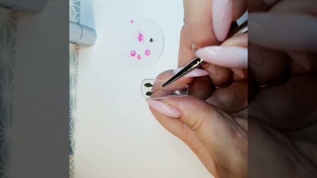 Как делать "Замороженные розы" на ногтях. смотреть онлайн