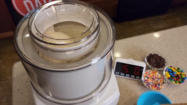 Cuisinart Ice Cream Maker Machine 1.5 Quart ICE-21 Review & How To Make Ice Cream смотреть онлайн