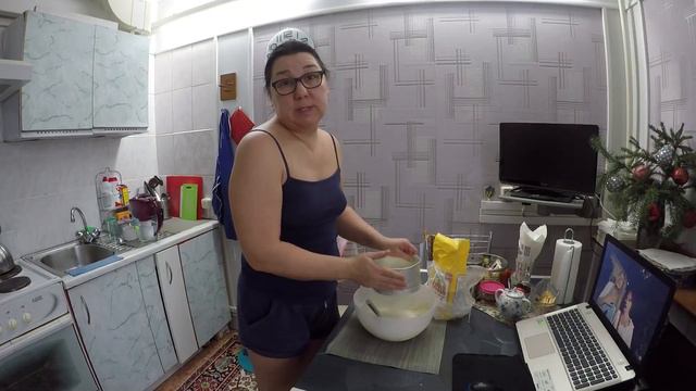 АДСКИ НАЖРАЛАСЬ На НОЧЬ ВАРЕНИКОВ смотреть онлайн