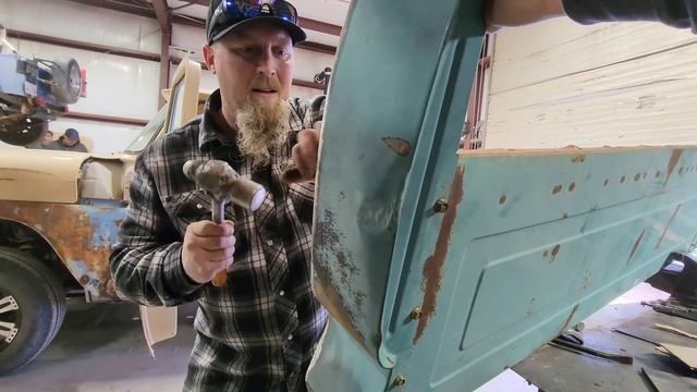 @dirtbillydelux Sheet Metal on Shawn's 1965 chevy pickup смотреть онлайн