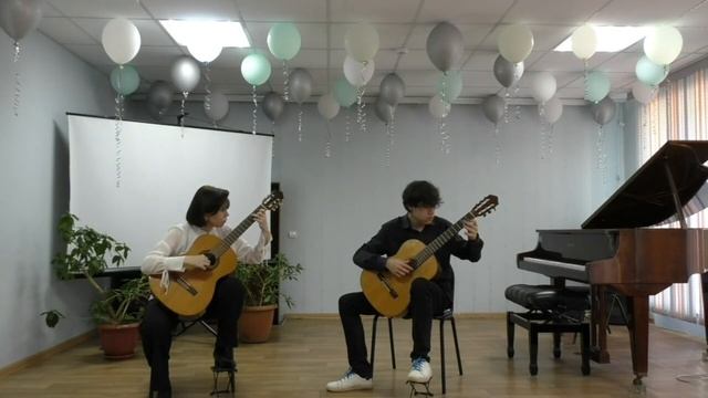 Дуэт гитар. Синёва Л.Ю., Ткаченко Александр (учитель-ученик) смотреть онлайн