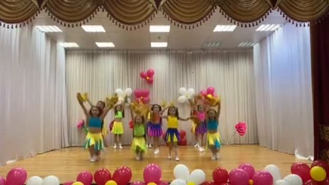 Эстрадный танец "Чирлидинг" ОШ № 23 им. М. Козыбаева смотреть онлайн