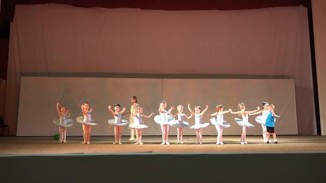 ТАИС. Отчетный Концерт. Младшая Группа. "Цветы" смотреть онлайн