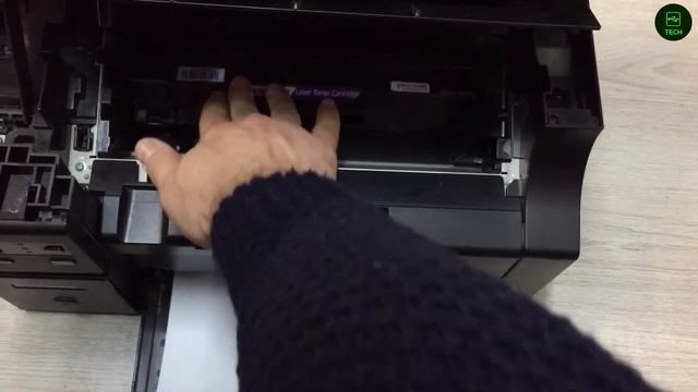 HP LaserJet M1132 MFP Replace Toner Cartridge смотреть онлайн