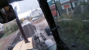 Как быстро и ровно разровнять щебень.Планировка щебня на дороге.