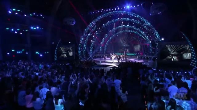 Pitbull Ft. Chris Brown - Fun American Idol Finale 2015 смотреть онлайн