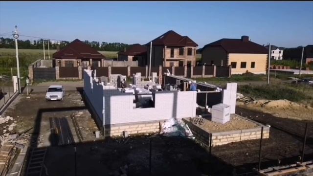 2 этап: Возведение стен дома и его утепление