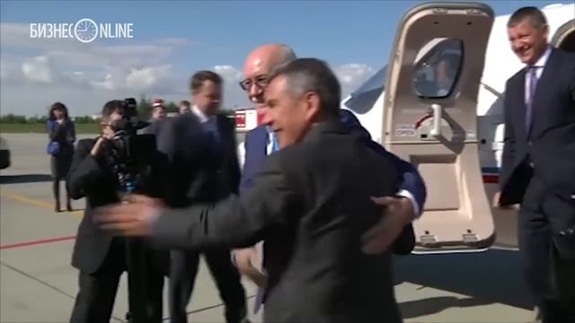 В Казань прибыл глава Башкортостана Рустэм Хамитов