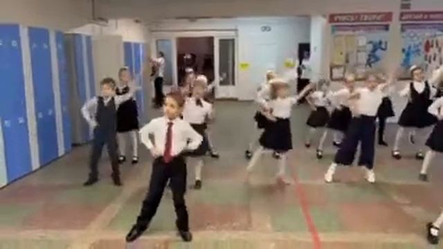 Флешмоб первоклассников на День учителя смотреть онлайн