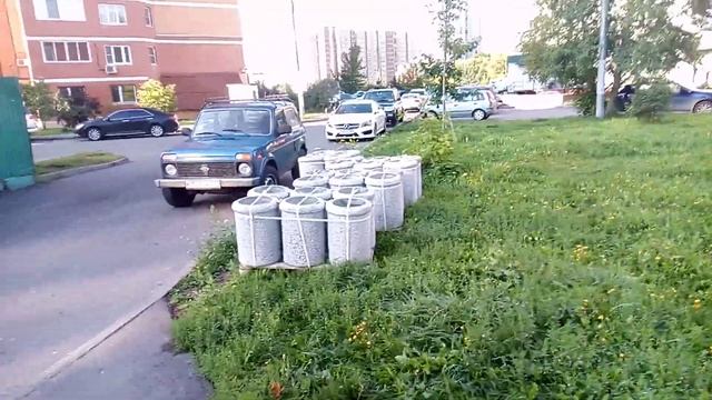 Новые урны привезли в город Зеленоград 18 район Крюково смотреть онлайн