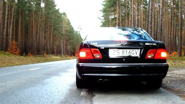Mercedes E55 AMG W210 - Exhaust Sound (start, Acc, Rev And Fly By)