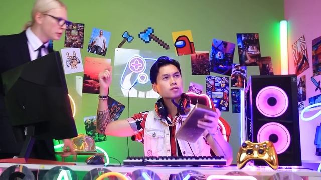 Гига богатый геймер Vs Бедный геймер