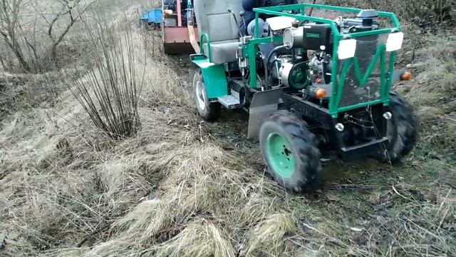 ЗАСТРЯЛ! СПАСАЕМ ПОГРУЗЧИК с ГРУЖЕНЫМ ПРИЦЕПОМ ИЗ ГРЯЗИ смотреть онлайн