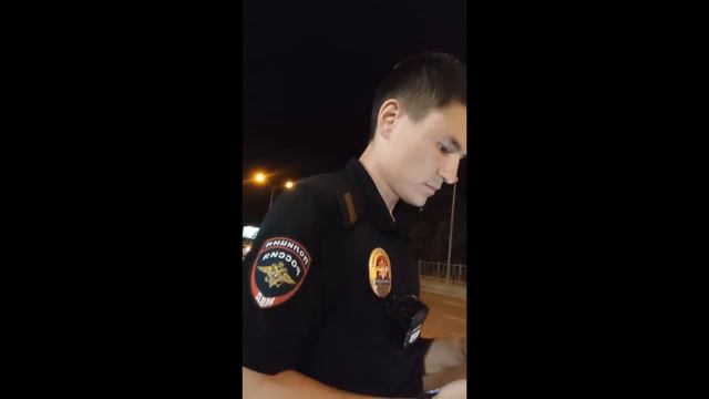 Беспредел полиции, захотели обыскали, без оснований, протокола и понятых. Угрожали 19.3 и доставкой смотреть онлайн