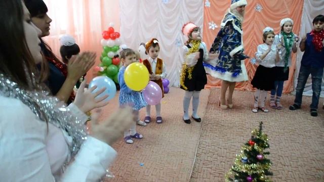 Новогодний праздник в Реабилитационном центре для детей. смотреть онлайн