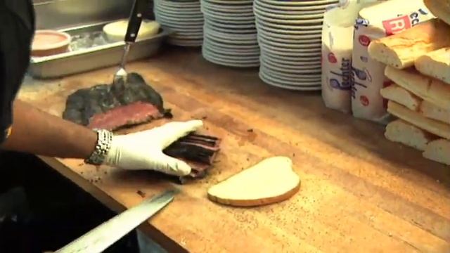 Eyes Open Level 2 Video 8 1 A New York City food tour смотреть онлайн