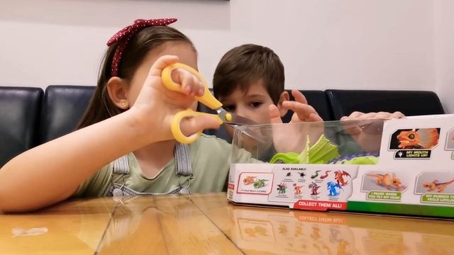 Unveiling the wonder: Robo Alive Lizard Unboxing and Review! смотреть онлайн