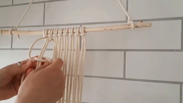 Простое Макраме. Квадратный узел: цепочка и полотно Шахматка из него. смотреть онлайн
