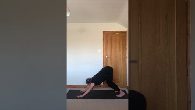 Wake up yoga - Simple Stretches смотреть онлайн