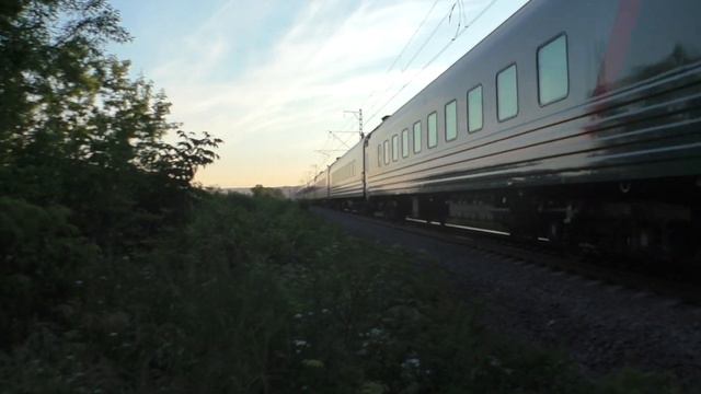 Тепловоз ТЭП70БС-054 с пассажирским поездом №601/924 "Рыбинск/Москва - Москва" смотреть онлайн