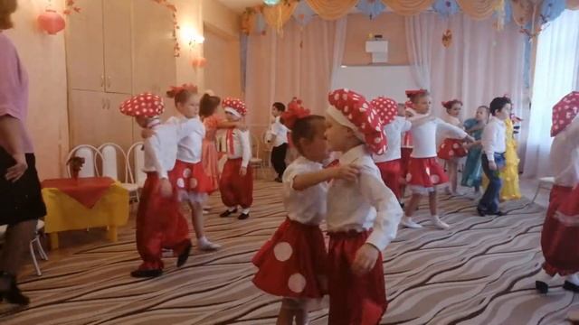 Чародей - листопад (осенний утренник) смотреть онлайн