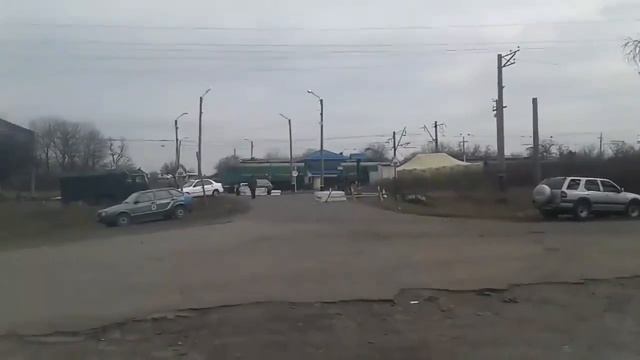 Через станцию Кривой Торец возобновилось движение поездов смотреть онлайн